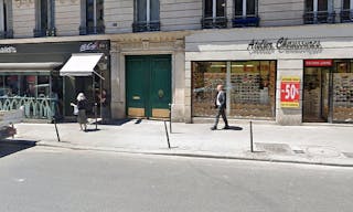 Prime Location Boutique Shop Rue du Renard - Image 2