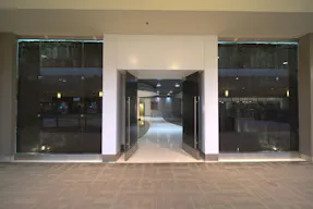White-Box Boutique in Greater Los Angeles - Image 2