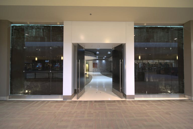 White-Box Boutique in Greater Los Angeles - Image 2