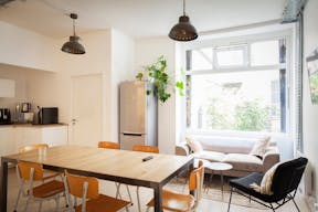 Bureaux lumineux dot� d'un grand open space avec un puit de lumi�re - Image 4