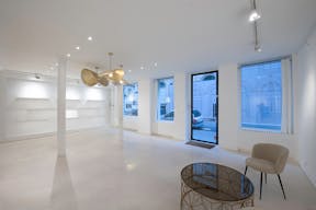 Paris 1er (Tuileries) - Espace pour Pop Up - Galerie (140 m2 + Sous sol 35 m2) - Image 1