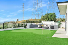 Super Mansion with Los Angeles 360 Views - Image 4