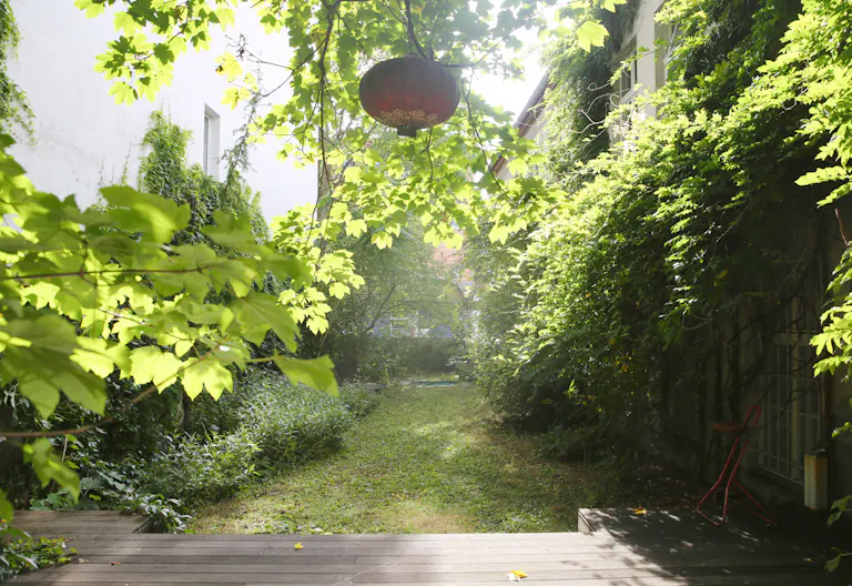 Versatile Oasis in Prenzlauer Berg Winskiez: Pop-Up Haven with LA Vibes, Stunning Indoor Studio, and Private Garden Retreat - Image 2