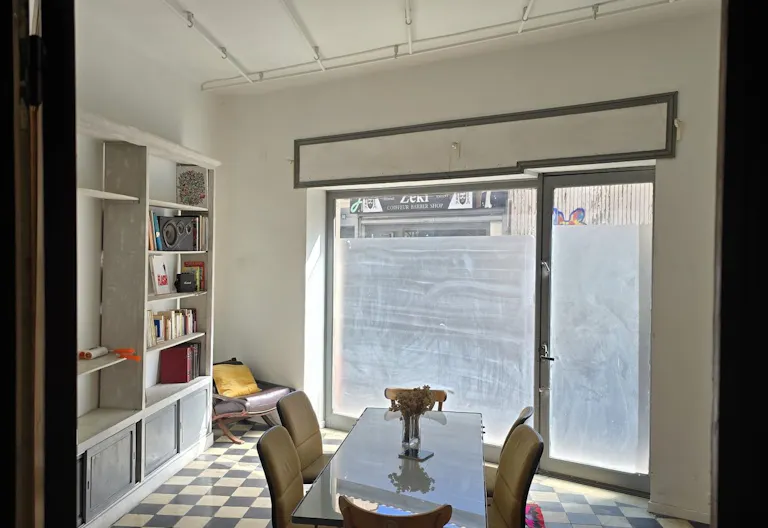 Boutique / espace polyvalent � belle de mai (atelier, expo, court) - Image 1