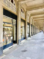 Boutique pop-up store - Jardin du Palais Royal Paris centre Louvre - Image 2