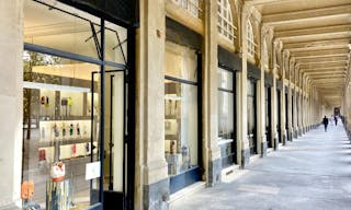 Boutique pop-up store - Jardin du Palais Royal Paris centre Louvre - Image 2