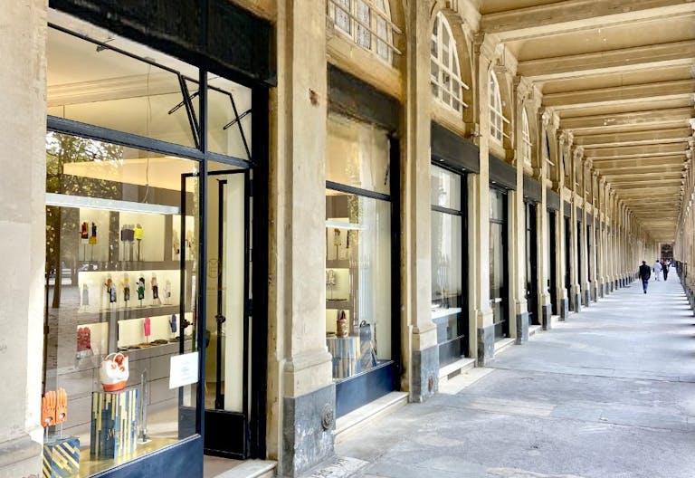 Boutique pop-up store - Jardin du Palais Royal Paris centre Louvre - Image 2