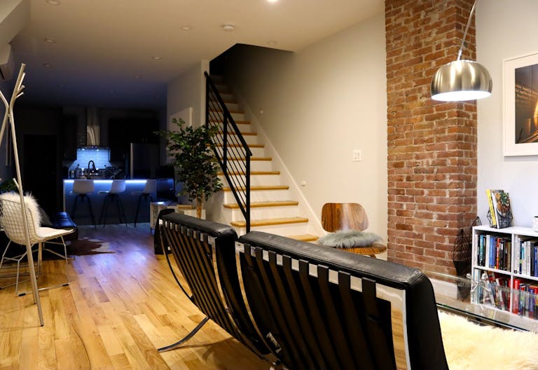 Minimalist mid-century modern lounge space and modern kitchen - Image 2