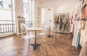 Place Des Vosges Showroom - Image 7