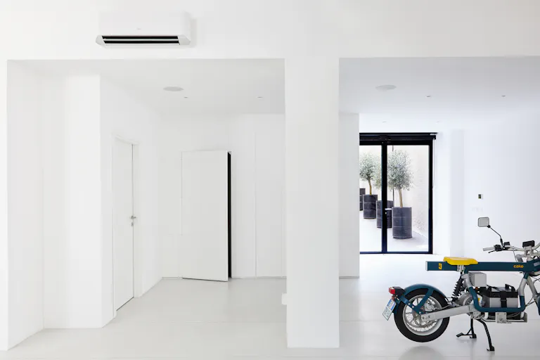 Amazing 300m2 for Showrooms and Events - Image 1