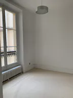 Parisian Showroom in the 7th Arr. - Image 2