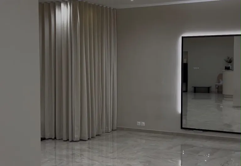 Studio photo et vidéo design de 80 m² à Bagnolet, proche Paris - Image 1