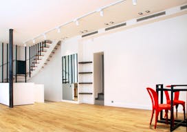 Vast Parisian Showroom at Opéra-Bourse - Image 7