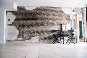 Echo Park Retail Space with High Street Visibility and Photo Studio - Image 8