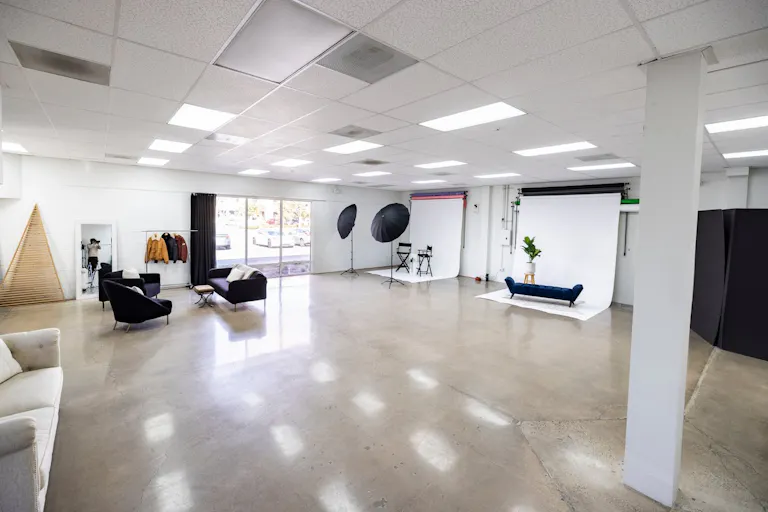 Orange County 1800 sq ft Studio - Image 4