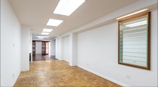 Standard Retail Space on the UES - Image 2