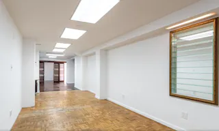 Standard Retail Space on the UES - Image 2