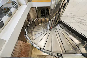 Amazing Award Winning Showroom - Image 13
