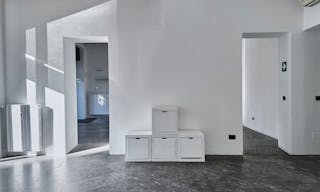 Prestigioso spazio in edificio d'epoca, con 5 vetrine su strada - Image 5