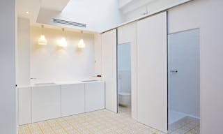 Un espace de 430 m2 au charme industrielle sur 3 niveaux au coeur du Marais - Image 9