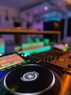 Lieu artistique avec studio créatif à Gare de l'Est - Image 39