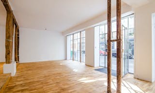 Bright Pop Up Boutique in Pigalle - Image 6