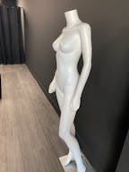 Luxurious Pop Up Retail in Noho - Image 6