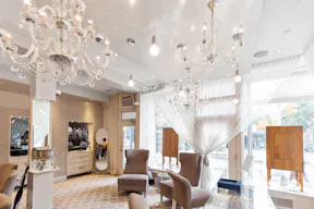 Lovely Greenwich Village Boutique - Image 2