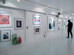 Gloss White Gallery Space on Fairfax Ave - Image 19