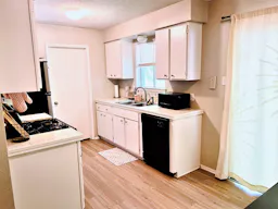 Lovely Central Austin Duplex! - Image 4