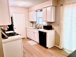 Lovely Central Austin Duplex! - Image 4