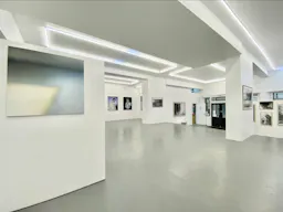 Galerie d'art en plein centre de Paris - Image 2