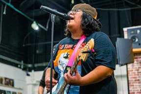 Store Stage at Nivessa Hollywood - Image 33