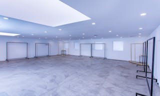 Fairfax District Versatile High Ceiling Two Level Indoor/ Outdoor Party Film Photo Space - Image 15