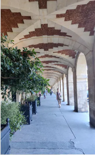 -ICONIC SPACE IN LE MARAIS - Treat yourself to a prestigious setting that ensures your guests will attend. - Image 2