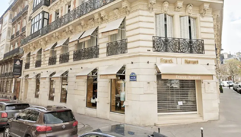 Corner Boutique - Prime Area - Triangle d'Or - Image 2