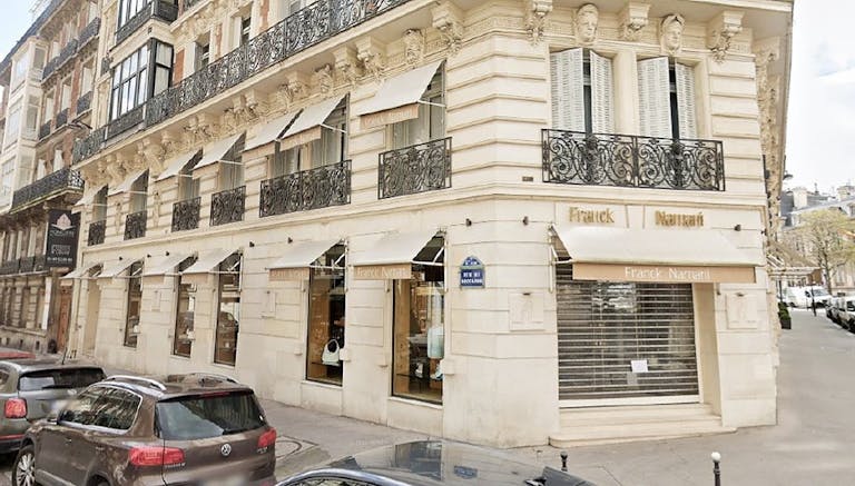 Corner Boutique - Prime Area - Triangle d'Or - Image 2