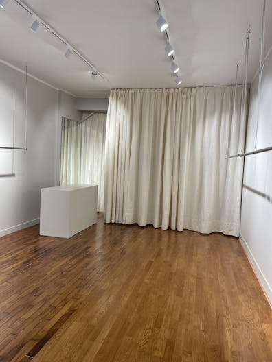Magnifique Showroom rue Saint-Claude dans le Marais - Image 1