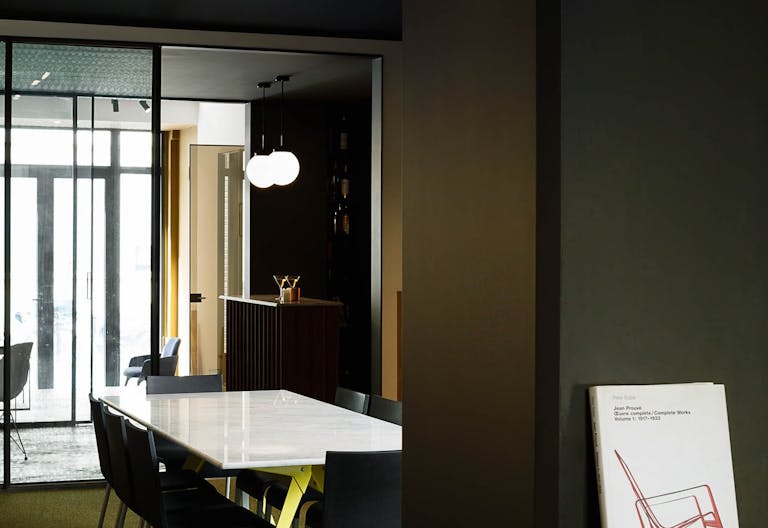 Showroom design lumineux et calme en plein Paris 11 - Image 4