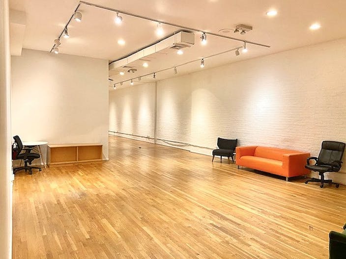 ** SPACIOUS SOHO OFFICE / EVENT SPACE, Move-In Ready ** 4th Floor. - Image 2