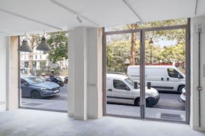 Showroom Boutique in Canal Saint Martin - Image 15