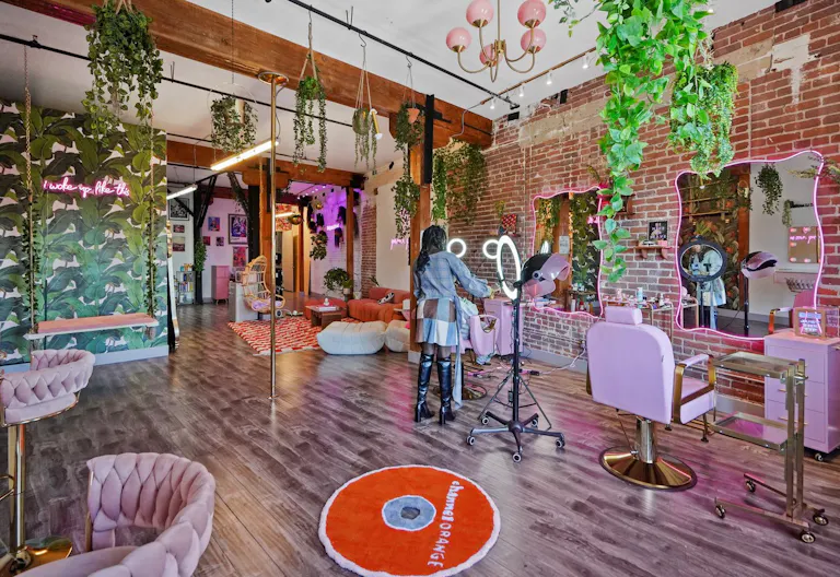 Cute n Unique Arts District Hair Salon / Booth Rental / Hairstylists, MUA, Lashes, Nail Techs - Image 2