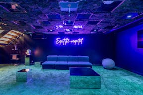 Loft sous verrière - Equiria Showroom - Image 9