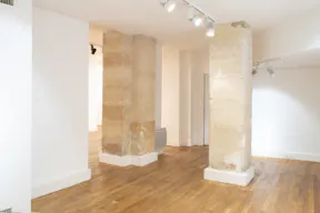 Large Fashion Showroom Rue des Minimes - Image 13
