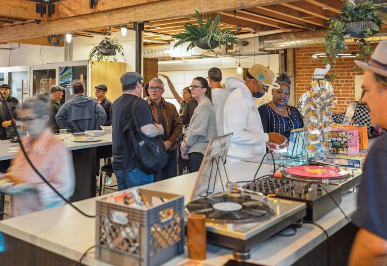 Light-filled Industrial Chic Warehouse in Temescal, neighborhood of Oakland, California - Image 3