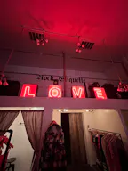 Boutique on Melrose Avenue - Image 11