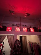 Boutique on Melrose Avenue - Image 11