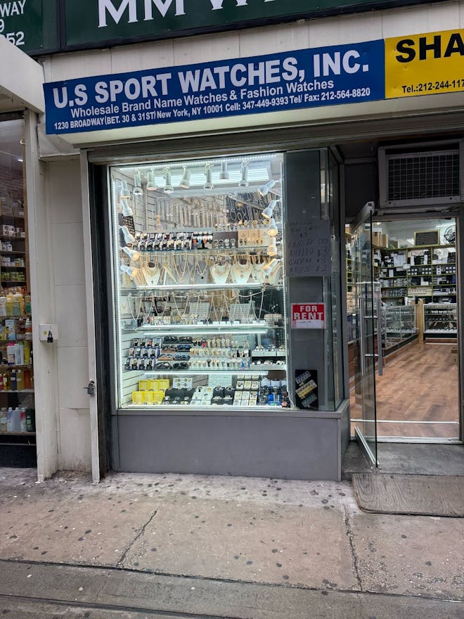 3 counters for rent in Heart of broadway Times SQ SHARED WATCH STORE, AND PERFUME STORE. - Image 0