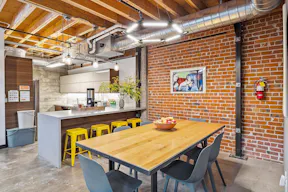 Light-filled Industrial Chic Warehouse in Temescal, neighborhood of Oakland, California - Image 21