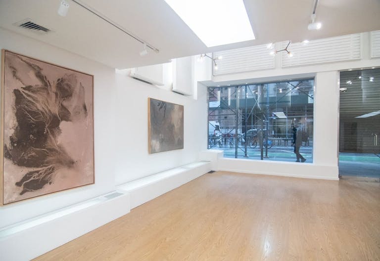 Gorgeous Midtown Gallery Retail Space - Image 0